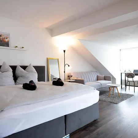 Greentreehomes - - Balkon Mit Vesteblick - Privatparkplatz Appartement