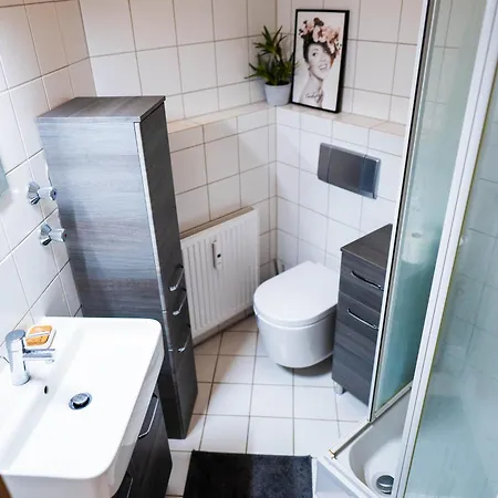 Greentreehomes - - Balkon Mit Vesteblick - Privatparkplatz